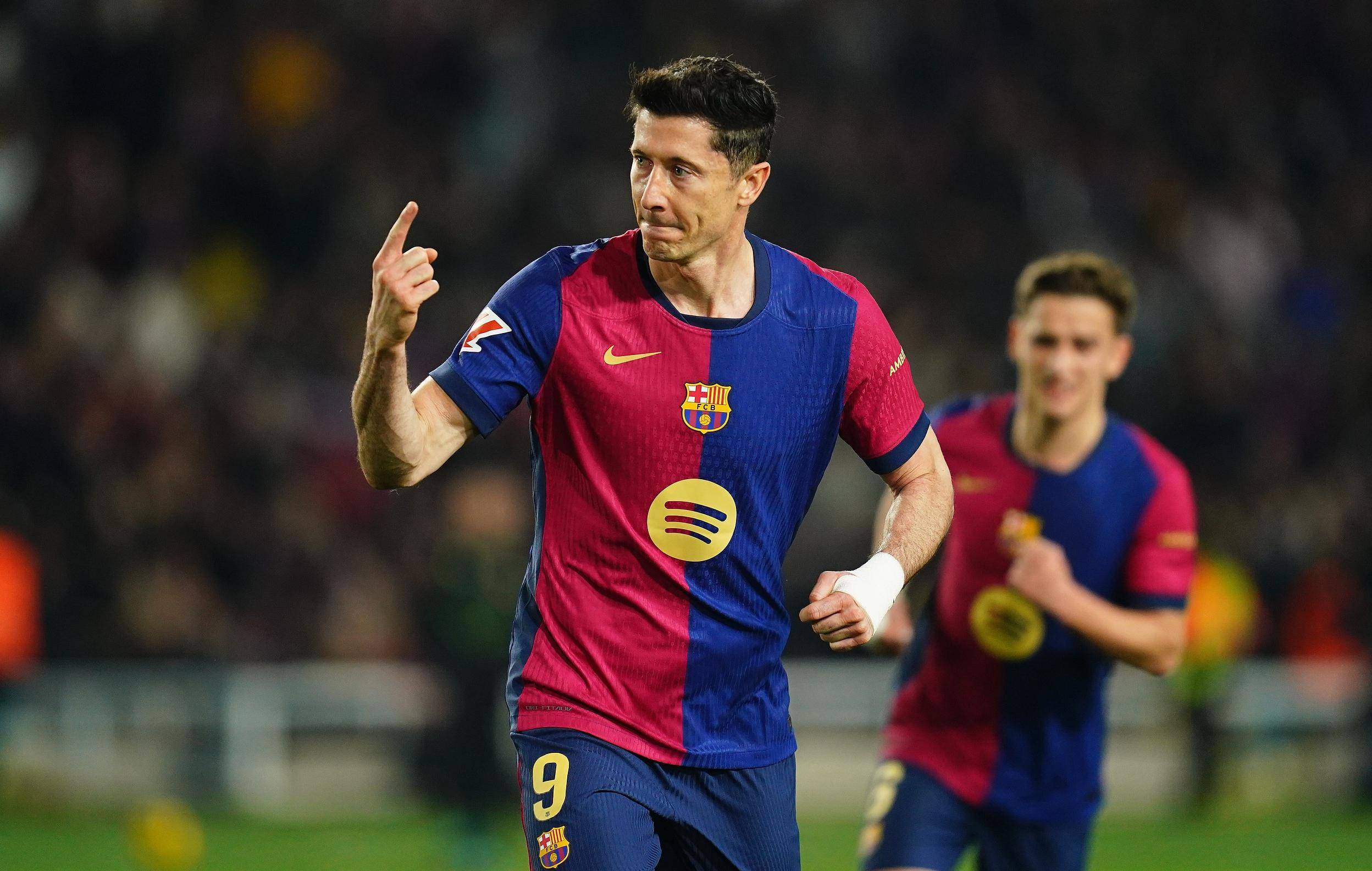 华盛顿奇才训练开放日；加时末段主帅复盘引欢呼；西甲在即；年轻球员得到机会的简单介绍